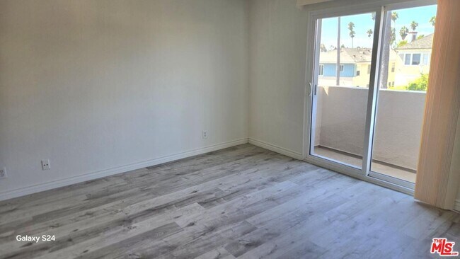 Building Photo - 140 N Berendo St