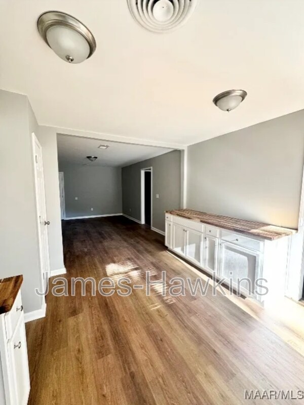 Building Photo - 1206 Woodbridge Dr