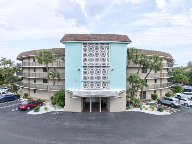 Building Photo - 2424 N Federal Hwy