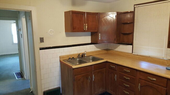 Building Photo - $1095.00 / 2br - 2 Bedroom Home in Jennings