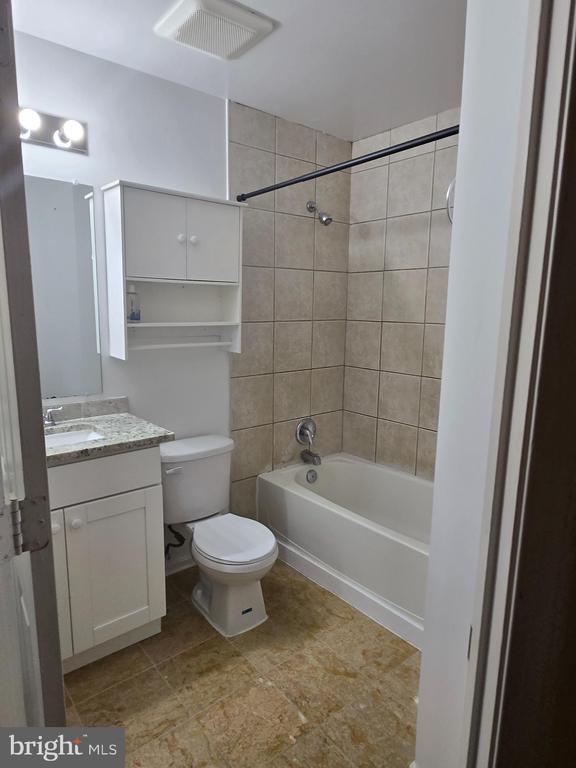 Building Photo - 4725 Pistachio Ln