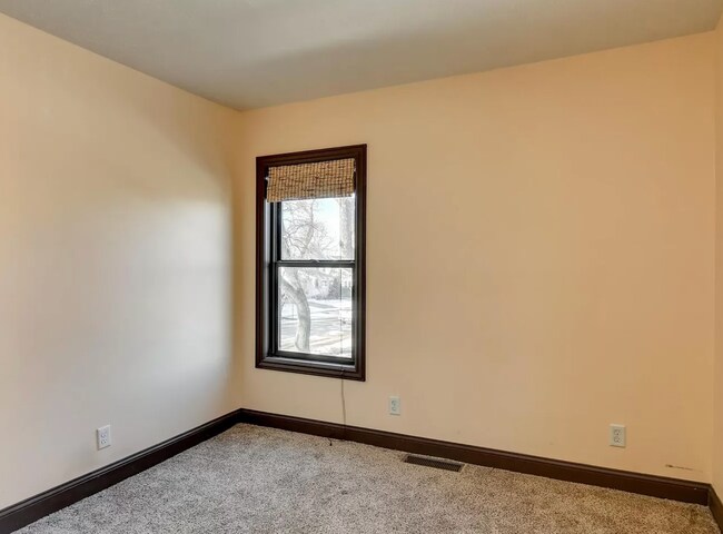 Building Photo - 923 N 49th St