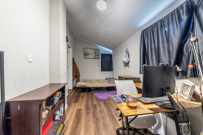 Building Photo - 431 Moro St