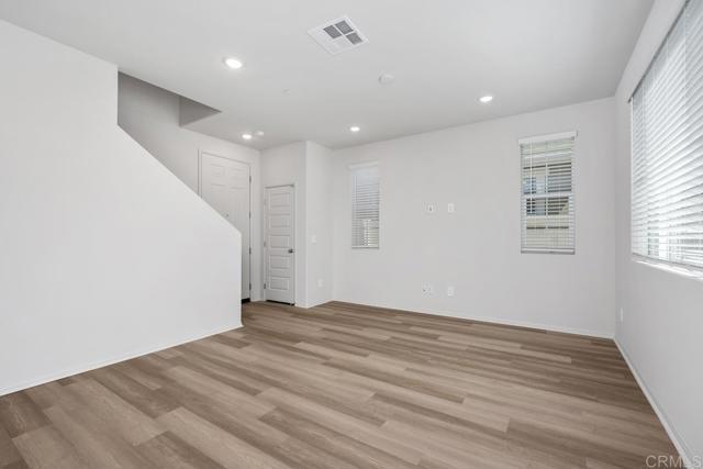 Building Photo - 40361 Via Jumara