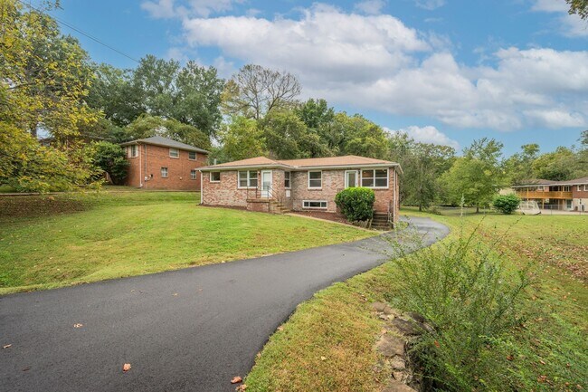 Building Photo - 4915 Darlington Dr