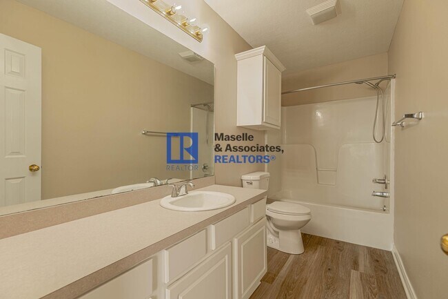 Building Photo - 2 Bed 2 Bath Near the Reservoir