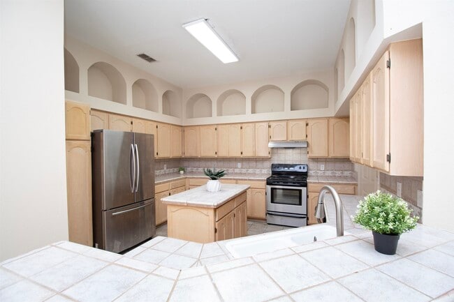 Building Photo - 3003 Edgefield Ct