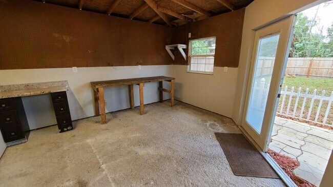 Building Photo - 1742 Cardinal Dr