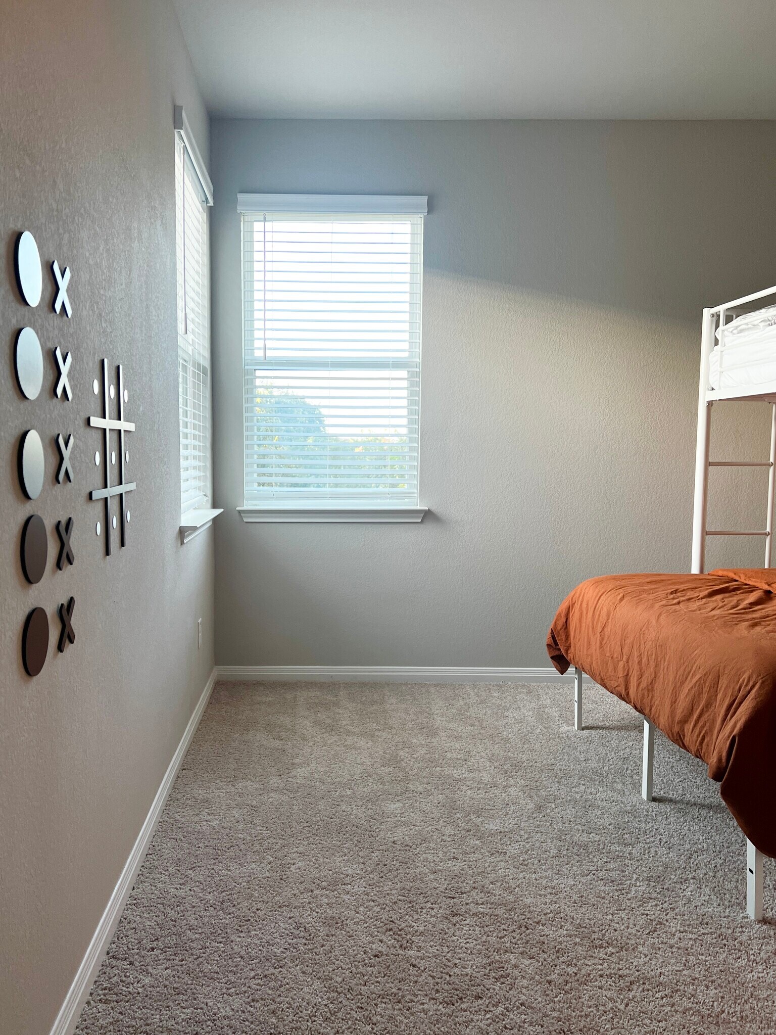 Bed 3 - 1025 Harwell Loop