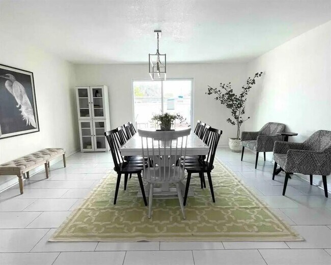 Building Photo - 2539 Trinidad St