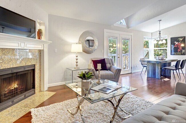 Building Photo - Stunning 2 bed, 2 bath condo near Bellevue College