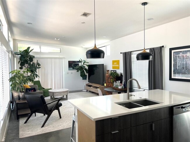 Building Photo - 1163 Perry Rd