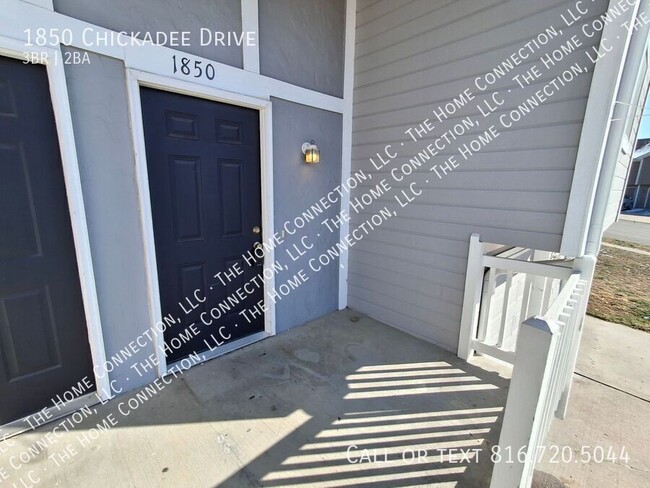 Building Photo - Updated 3 bedroom/2 bath duplex in Liberty!