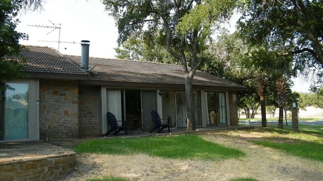 Building Photo - 100 Bay Point Dr