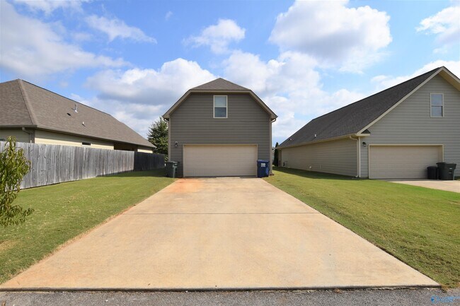Building Photo - 6007 Stonewater Ct