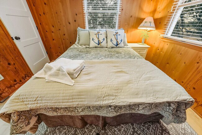 Building Photo - 4240 Johnston Ln