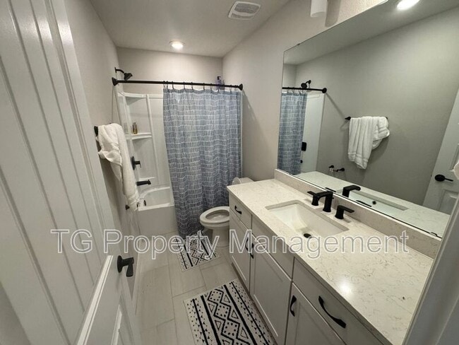 Building Photo - 217 Red Barn Rd