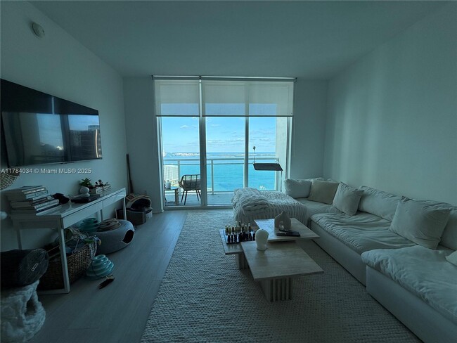 Building Photo - 951 Brickell Ave