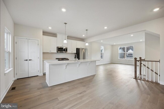 Building Photo - 223 Avalon Dr