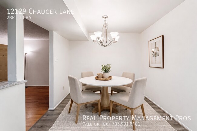 Building Photo - 12129 Chaucer Ln