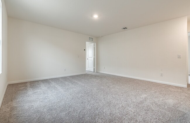 Building Photo - 14722 Maple Ter
