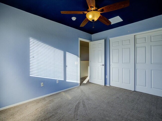 Building Photo - PROMO 1/2 OFF FIRST MONTH'S RENT!!*