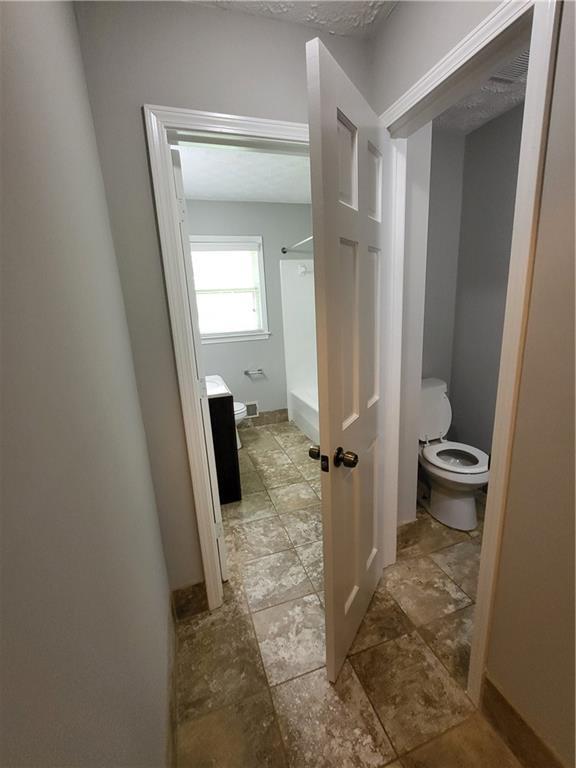 Building Photo - 4548 Shallowford Rd