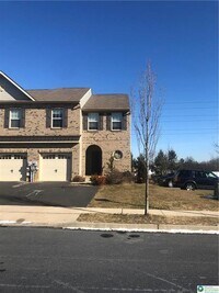 Building Photo - 284 Milkweed Dr