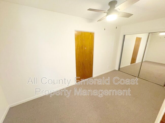 Building Photo - 504 Kelly St