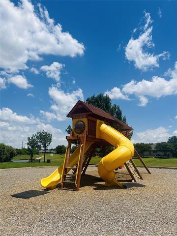 Building Photo - 5800 Valley Haven Way