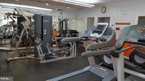 Building Photo - 3916 Penderview Dr