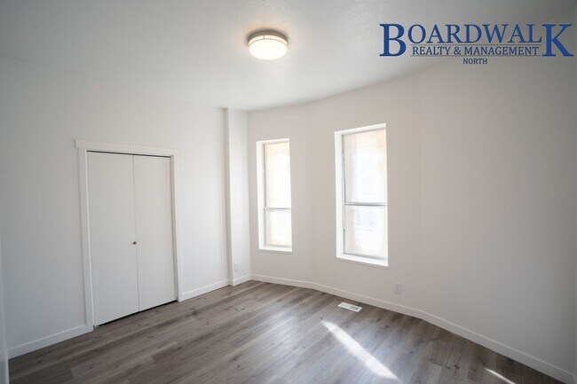 Building Photo - 630 24th St