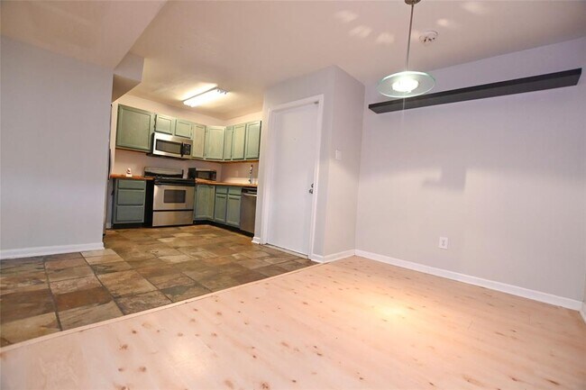 Building Photo - 8423 Hearth Dr