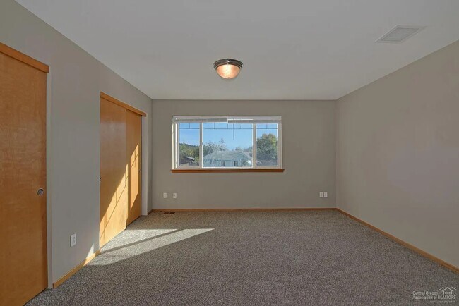 Building Photo - 145-MHH1145 N Tamarack St