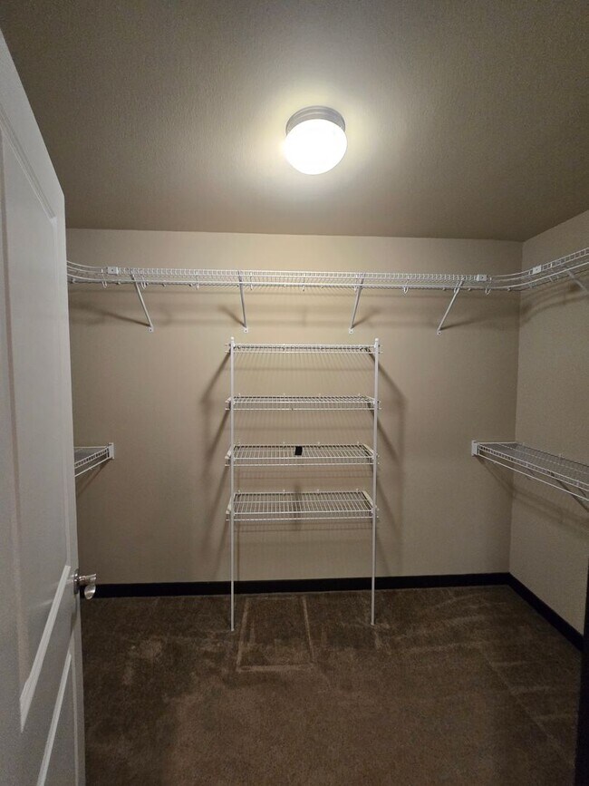 Building Photo - Welcome to this beautiful 4-bedroom, 2.5-b...