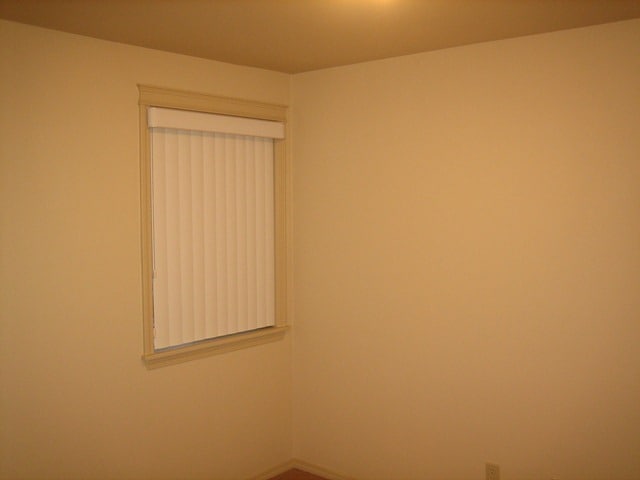 Building Photo - 2Bd/1.5Ba Two Story Condo - Available to View!