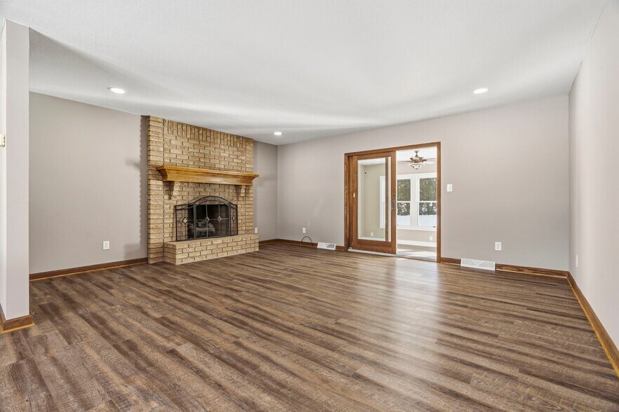 Building Photo - 1914 Raber Rd