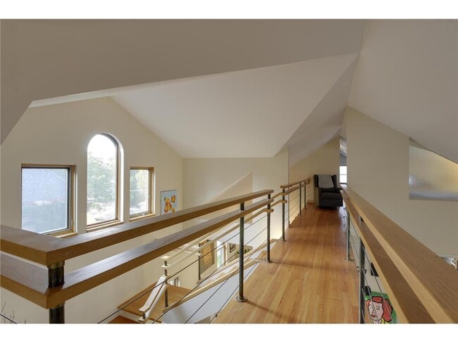 Building Photo - 607 Dayton Ave
