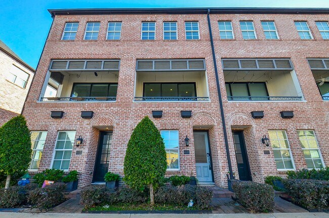 Primary Photo - 6125 Cottage Grove Lake Dr