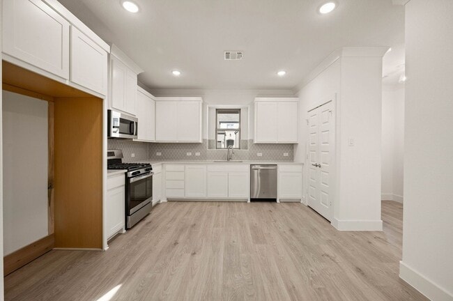 Building Photo - 2629 Tanager St