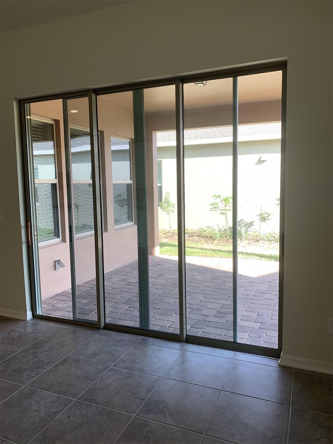 Building Photo - 1547 Bayfront Pk Aly