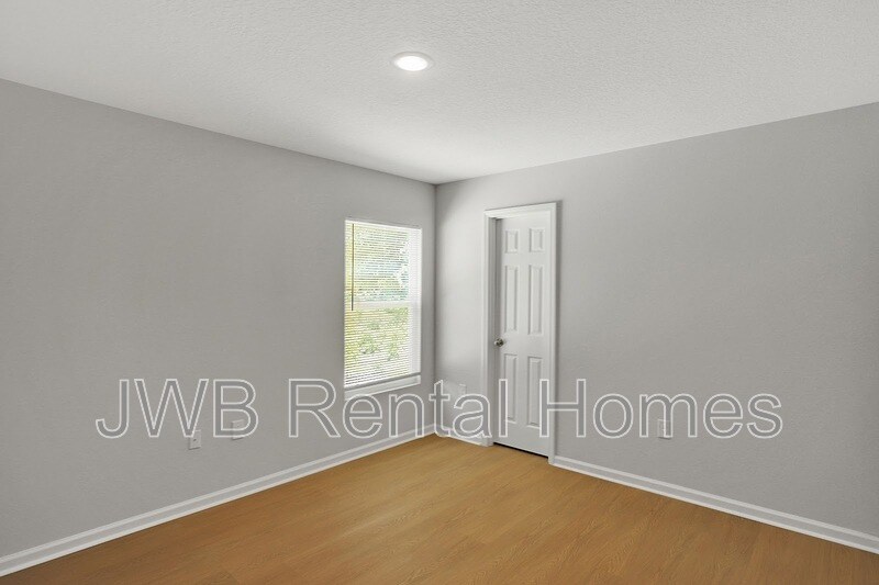 Building Photo - 6015 Dunmire Ave