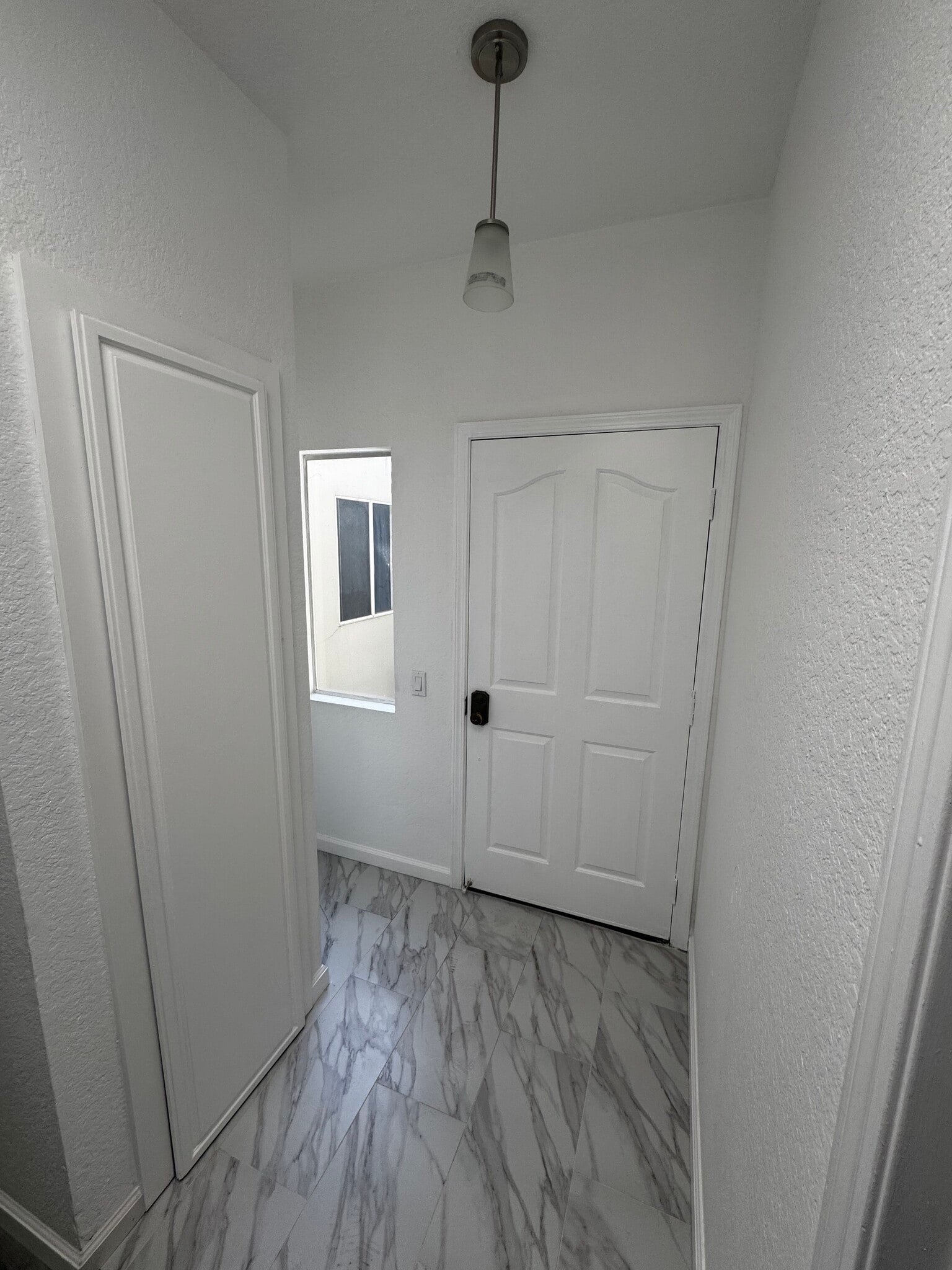 Building Photo - 5039 E Ocean Blvd