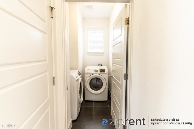 Building Photo - 3 br, 2.5 bath House - 5919 Rubicon Run, A...