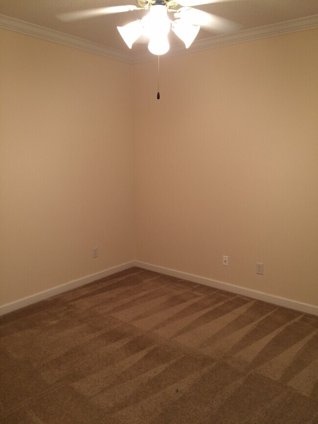 Building Photo - 2BD/2.5B Duplex in N. Valdosta City Limits