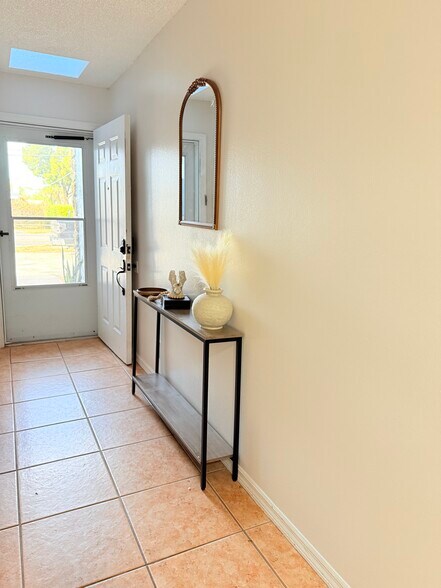 Building Photo - 387 Knox McRae Dr