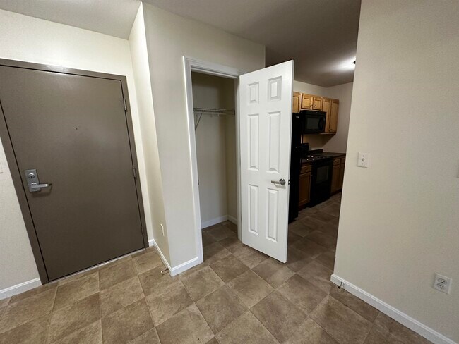 Building Photo - 100 Sentinel Court