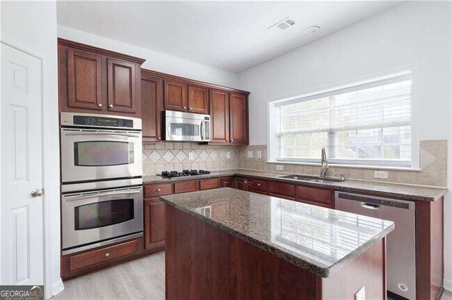 Building Photo - 4987 Rustic Canyon Dr