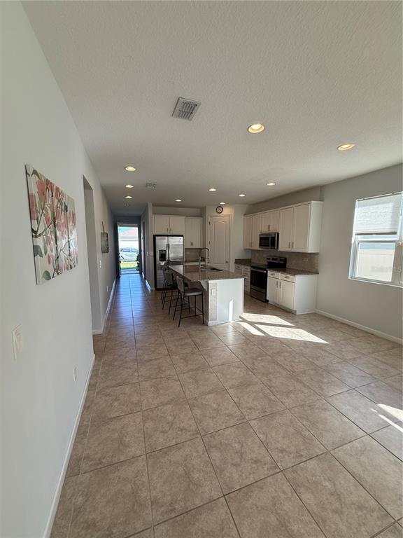 Building Photo - 5593 Western Sun Dr