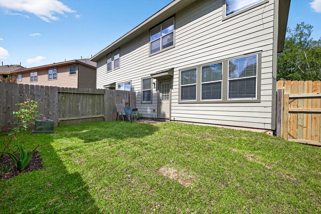 Building Photo - 110 N Burberry Park Cir